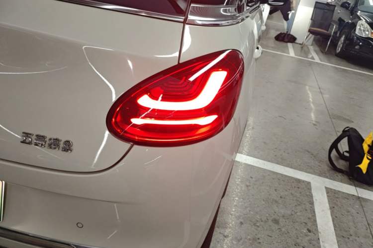 Used Wuling Bingo 2023 333 km Lingxi Connected Version Right Rear Taillight