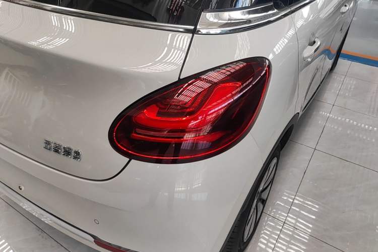 Used Wuling Bingo 2023 333 km Lingxi Connected+ Version Right Rear Taillight