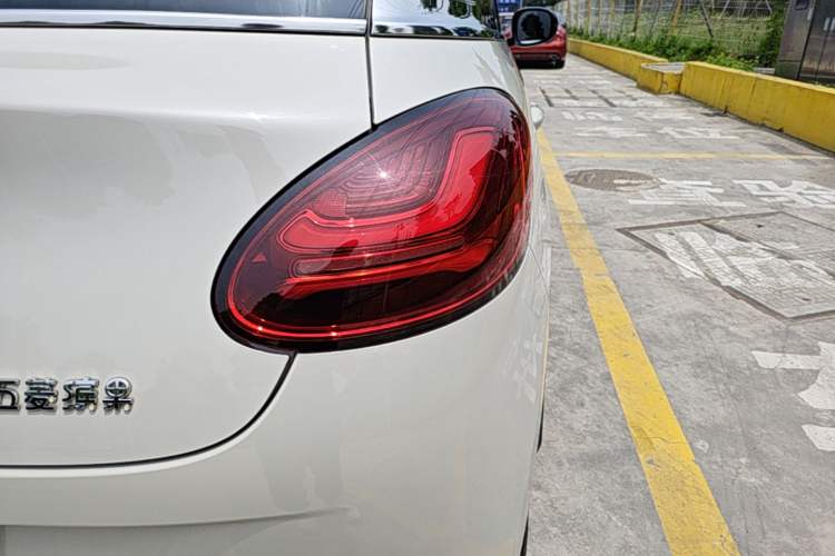 Used Wuling Bingo 2023 333 km Lingxi Connected+ Version Right Rear Taillight