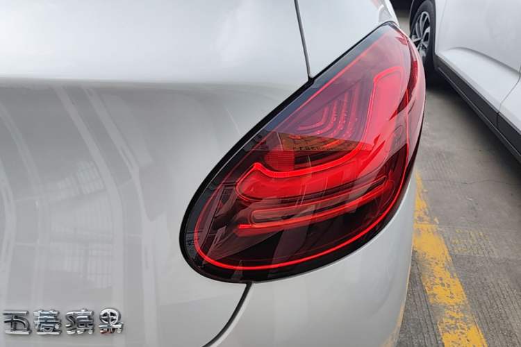 Used Wuling Bingo 2023 410 km Lingxi Deluxe Edition Right Rear Taillight