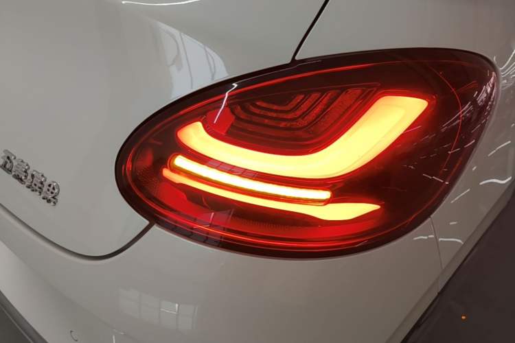 Used Wuling Bingo 2023 333 km Lingxi Connected Version Right Rear Taillight