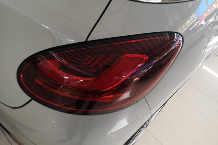 Used Wuling Bingo 2023 333 km Lingxi Connected+ Version Right Rear Taillight