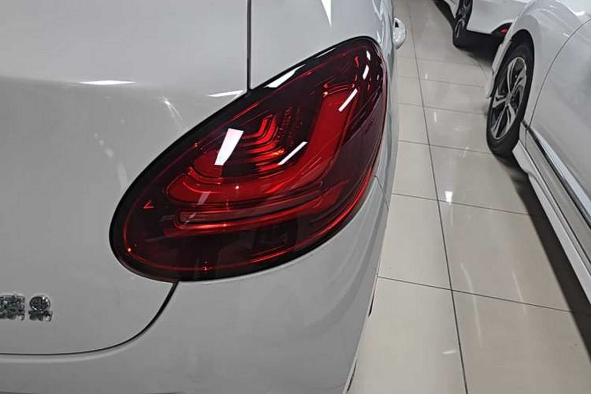 Used Wuling Bingo 2023 333 km Lingxi Connected+ Version Right Rear Taillight