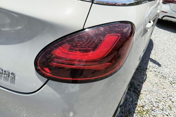 Used Wuling Bingo 2023 333 km Lingxi Connected+ Version Right Rear Taillight