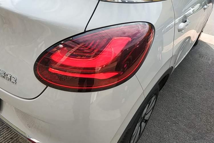 Used Wuling Bingo 2023 333 km Lingxi Connected+ Version Right Rear Taillight