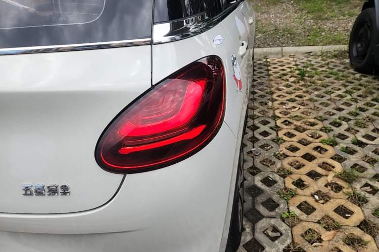 Used Wuling Bingo 2023 333 km Enjoyment Version Right Rear Taillight
