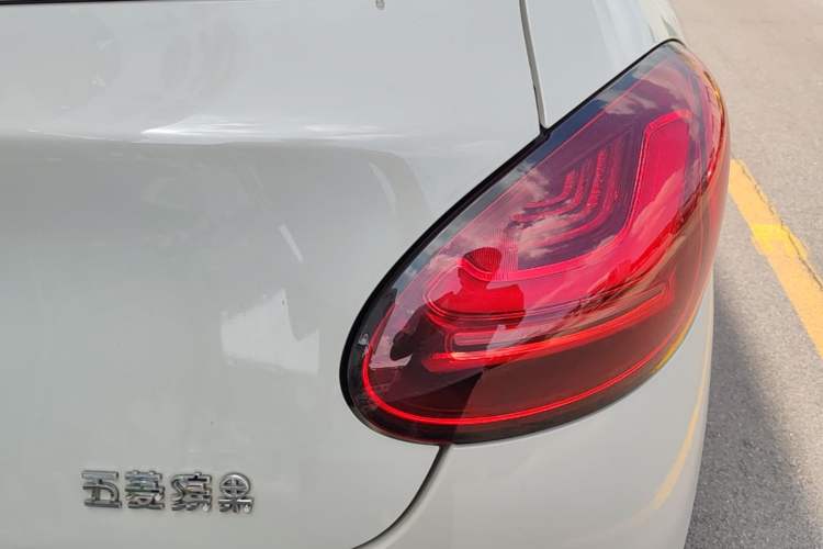 Used Wuling Bingo 2023 333 km Lingxi Connected+ Version Right Rear Taillight