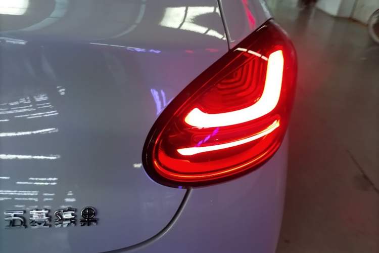 Used Wuling Bingo 2023 333 km Lingxi Connected Version Right Rear Taillight