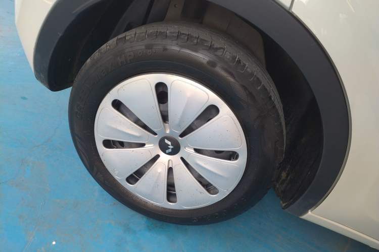 Used Wuling Bingo 2023 203km Light Edition Right Rear Wheel Hub