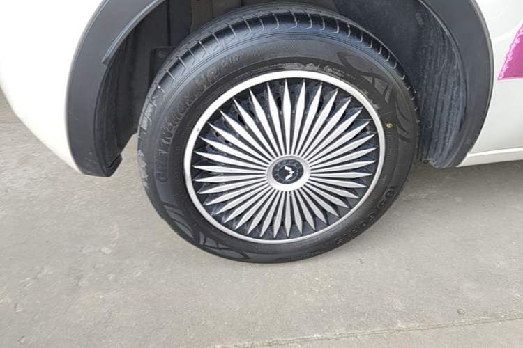 Used Wuling Bingo 2023 203km Comfort Edition Right Rear Wheel Hub