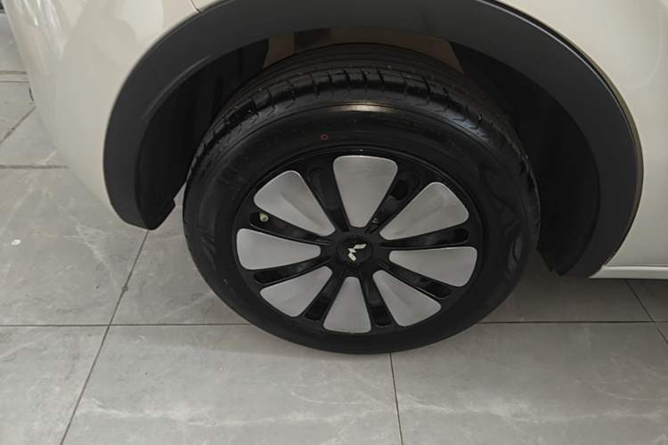 Used Wuling Bingo 2023 333km Enjoy+ Version Right Rear Wheel Hub