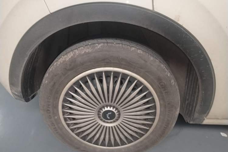 Used Wuling Bingo 2023 333 km Lingxi Connected+ Version Right Rear Wheel Hub