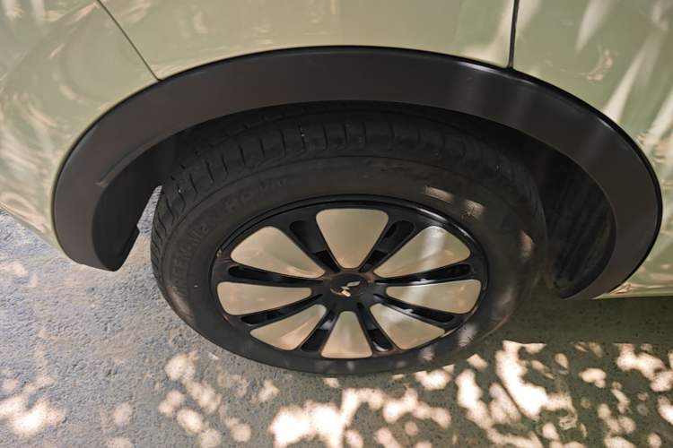 Used Wuling Bingo 2023 333 km Enjoyment Version Right Rear Wheel Hub