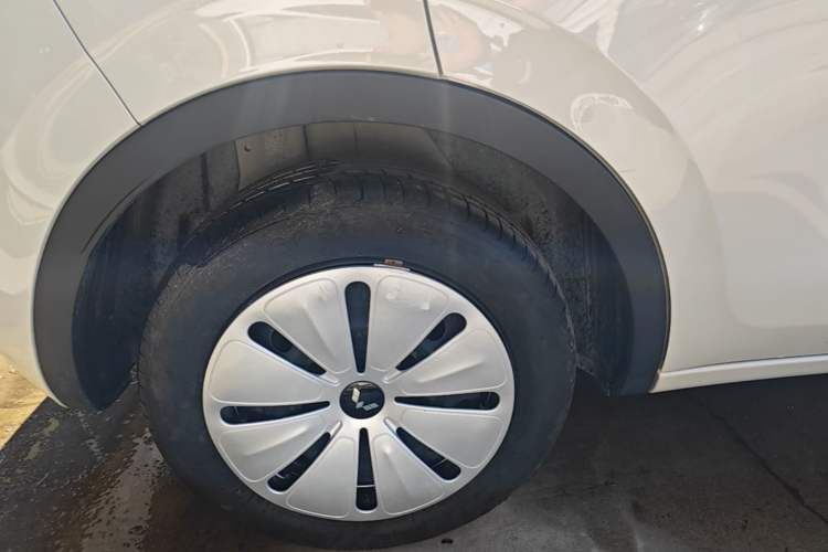 Used Wuling Bingo 2023 333 km Fast-Share Version Right Rear Wheel Hub