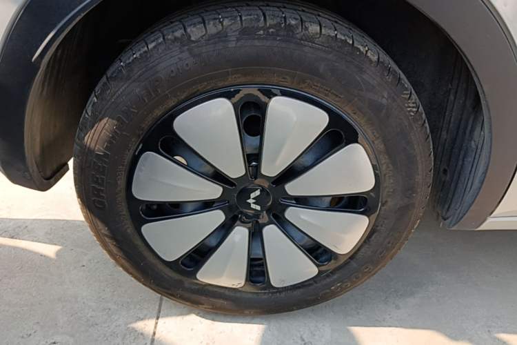 Used Wuling Bingo 2023 203km Comfort Edition Right Rear Wheel Hub