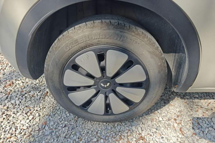 Used Wuling Bingo 2023 203km Comfort Edition Right Rear Wheel Hub