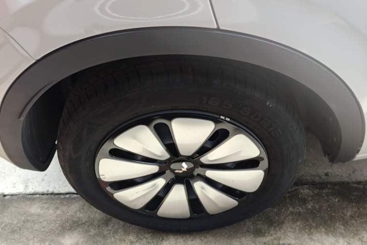Used Wuling Bingo 2023 410 km Lingxi Deluxe Edition Right Rear Wheel Hub