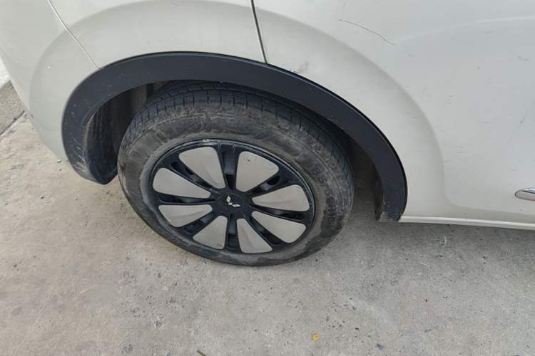 Used Wuling Bingo 2023 333 km Lingxi Connected+ Version Right Rear Wheel Hub
