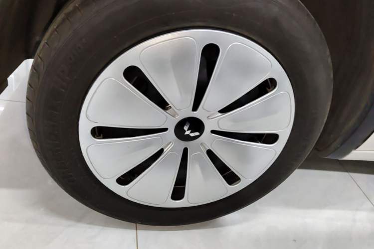 Used Wuling Bingo 2023 333 km Fast-Share Version Right Rear Wheel Hub