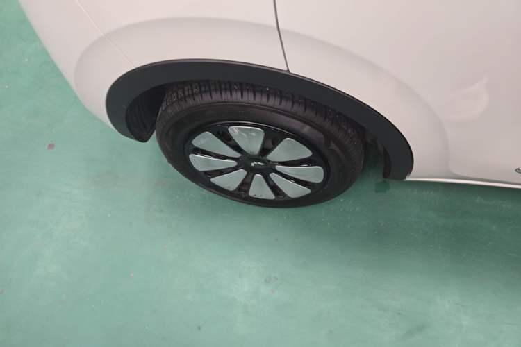 Used Wuling Bingo 2023 333km Enjoy+ Version Right Rear Wheel Hub