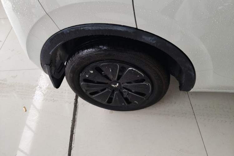 Used Wuling Bingo 2023 410 km Lingxi Deluxe Edition Right Rear Wheel Hub