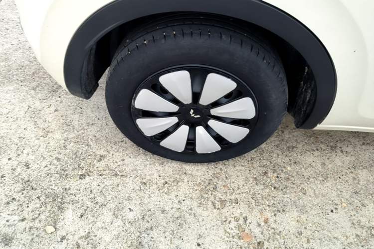 Used Wuling Bingo 2023 333 km Lingxi Connected+ Version Right Rear Wheel Hub