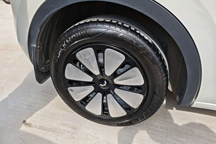 Used Wuling Bingo 2023 410 km Lingxi Deluxe Edition Right Rear Wheel Hub
