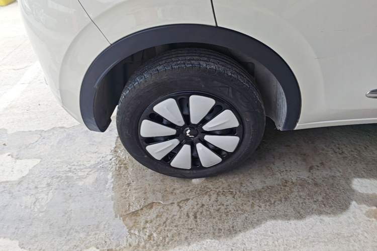 Used Wuling Bingo 2023 410 km Lingxi Deluxe Edition Right Rear Wheel Hub