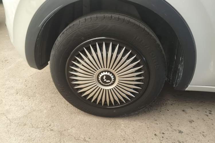 Used Wuling Bingo 2023 333 km Lingxi Connected+ Version Right Rear Wheel Hub