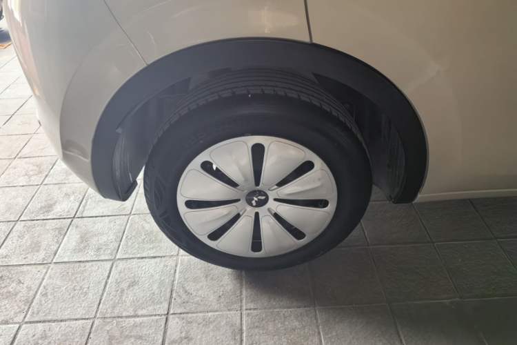 Used Wuling Bingo 2023 333 km Fast-Share Version Right Rear Wheel Hub