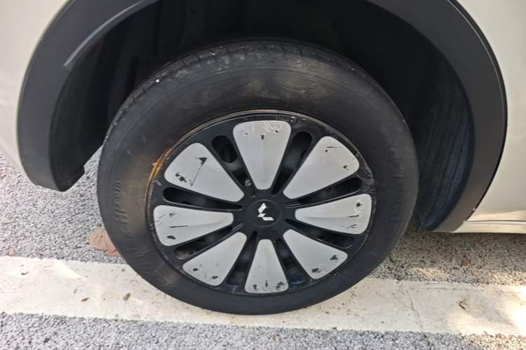 Used Wuling Bingo 2023 410 km Lingxi Deluxe Edition Right Rear Wheel Hub