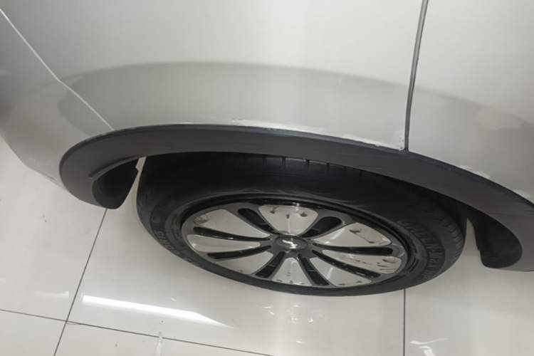 Used Wuling Bingo 2023 333 km Lingxi Connected Version Right Rear Wheel Hub