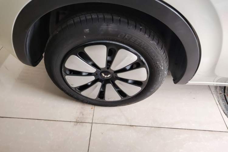 Used Wuling Bingo 2023 333 km Lingxi Connected+ Version Right Rear Wheel Hub
