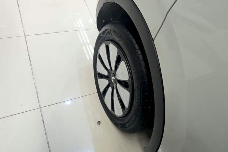 Used Wuling Bingo 2023 333km Enjoy+ Version Right Rear Wheel Hub