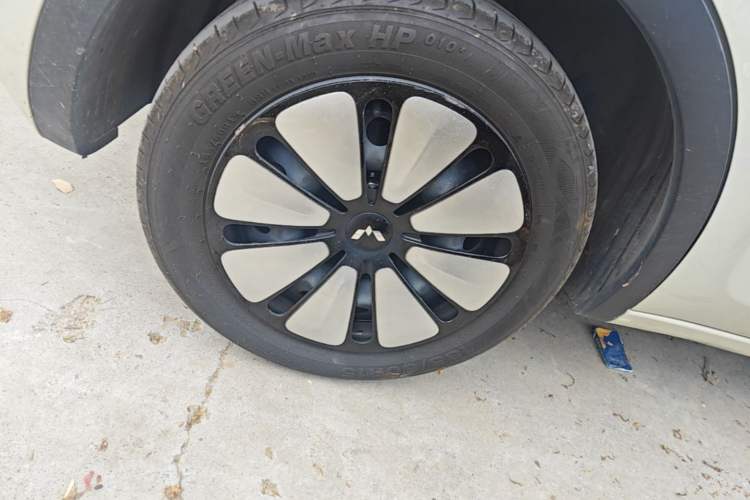 Used Wuling Bingo 2023 333 km Lingxi Connected+ Version Right Rear Wheel Hub