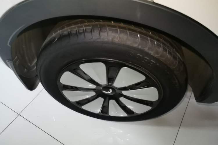 Used Wuling Bingo 2023 333 km Lingxi Connected+ Version Right Rear Wheel Hub