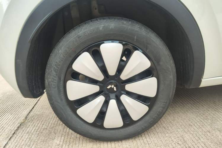 Used Wuling Bingo 2023 203km Comfort Edition Right Rear Wheel Hub
