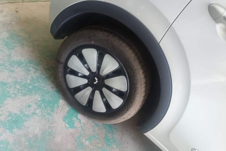 Used Wuling Bingo 2023 203km Comfort Edition Right Rear Wheel Hub