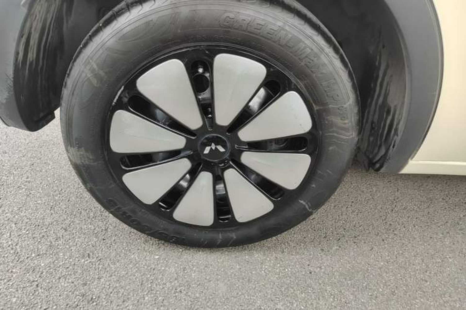 Used Wuling Bingo 2023 410 km Lingxi Deluxe Edition Right Rear Wheel Hub