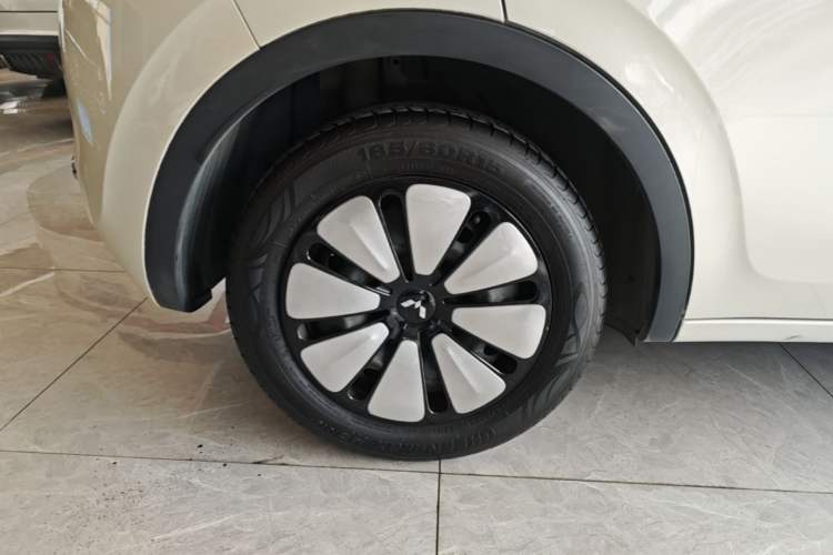 Used Wuling Bingo 2023 333 km Enjoyment Version Right Rear Wheel Hub