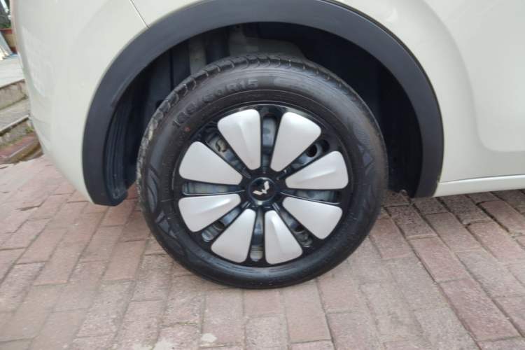 Used Wuling Bingo 2023 333 km Lingxi Connected+ Version Right Rear Wheel Hub