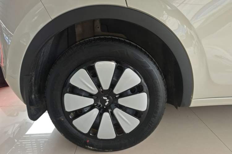 Used Wuling Bingo 2023 333 km Enjoyment Version Right Rear Wheel Hub