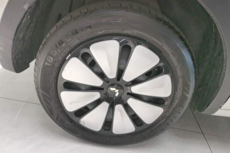 Used Wuling Bingo 2023 203km Comfort Edition Right Rear Wheel Hub