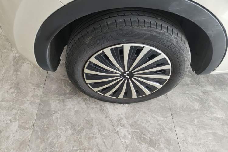 Used Wuling Bingo 2023 333 km Lingxi Connected+ Version Right Rear Wheel Hub