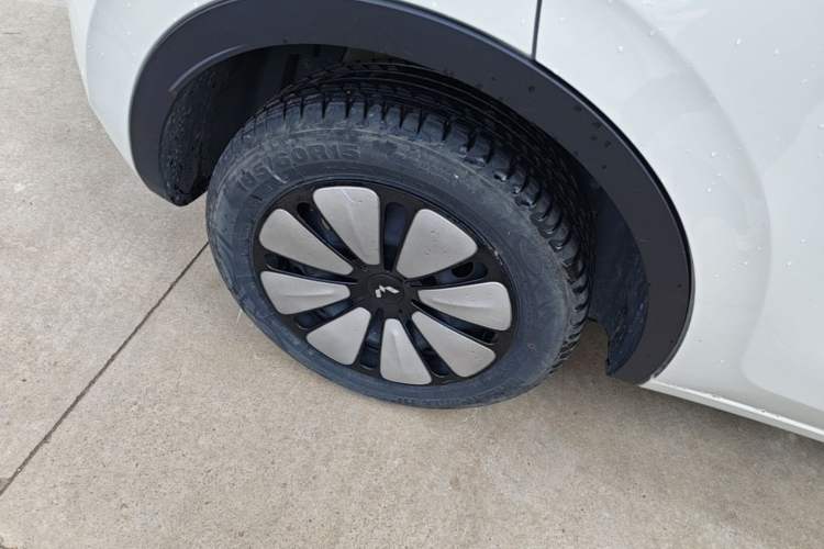 Used Wuling Bingo 2023 203km Comfort Edition Right Rear Wheel Hub