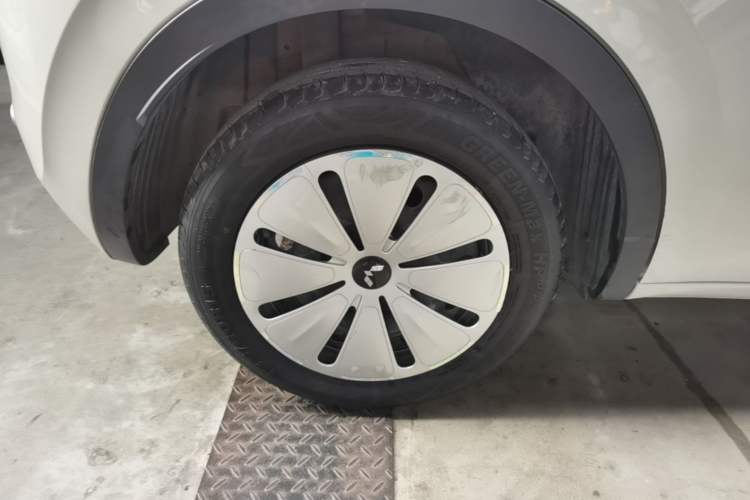 Used Wuling Bingo 2023 203km Light Edition Right Rear Wheel Hub