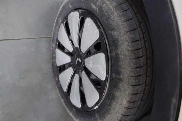 Used Wuling Bingo 2023 203km Comfort Edition Right Rear Wheel Hub