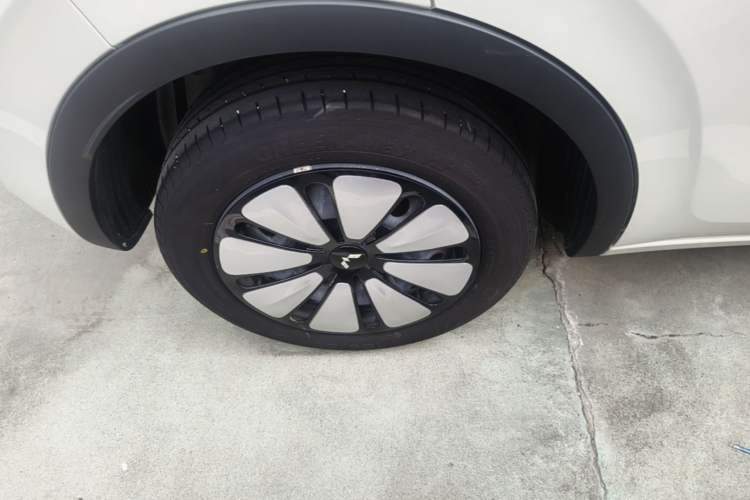 Used Wuling Bingo 2023 333km Enjoy+ Version Right Rear Wheel Hub