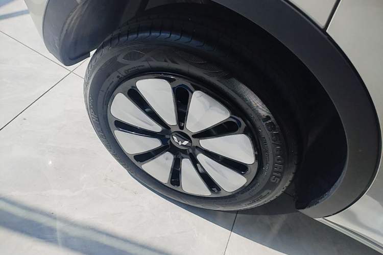 Used Wuling Bingo 2023 333km Enjoy+ Version Right Rear Wheel Hub
