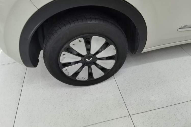 Used Wuling Bingo 2023 333 km Lingxi Connected+ Version Right Rear Wheel Hub